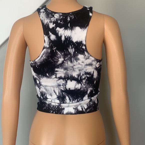 Crop top - Picture 5 of 7